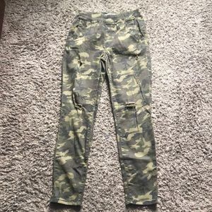 Camouflage distressed pants